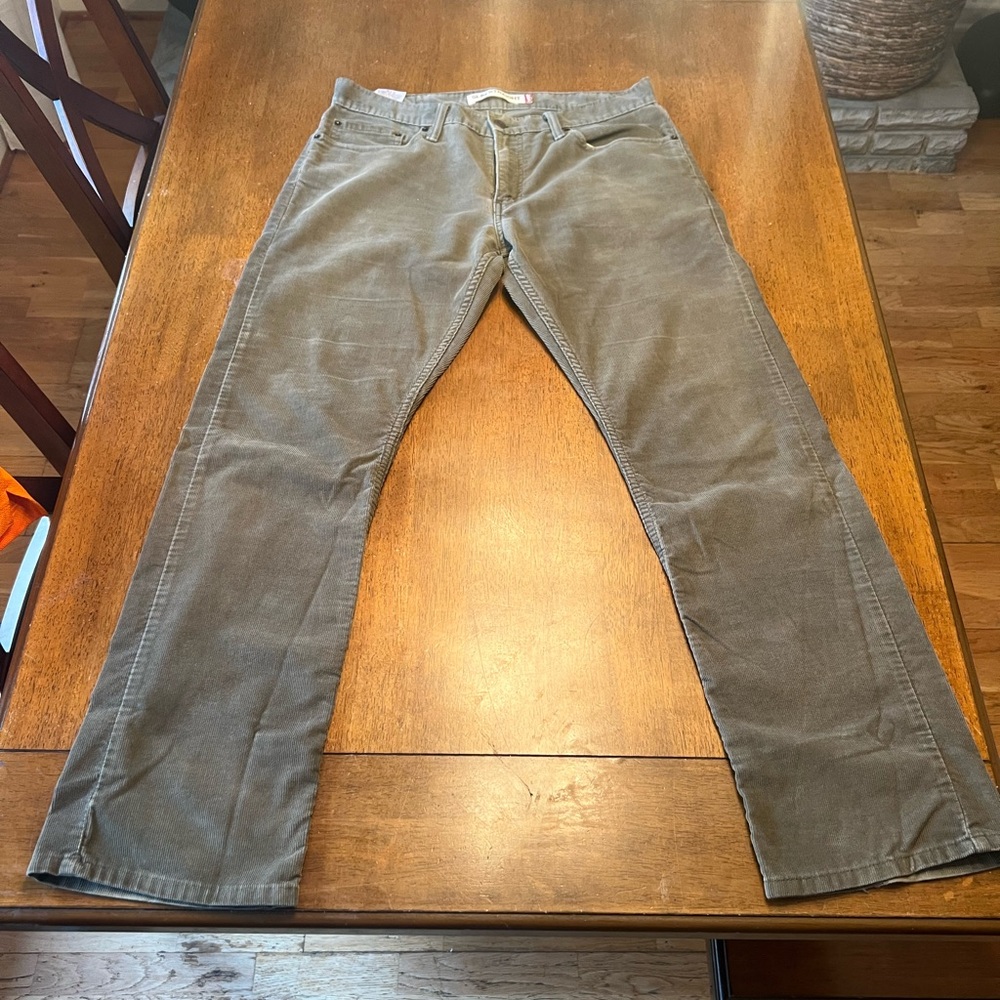 Levi’s 514 cords